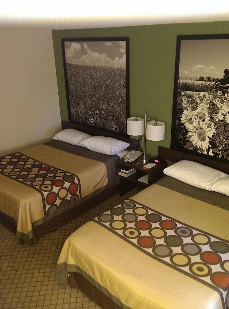 Super 8 By Wyndham Craig Hotel Kültér fotó