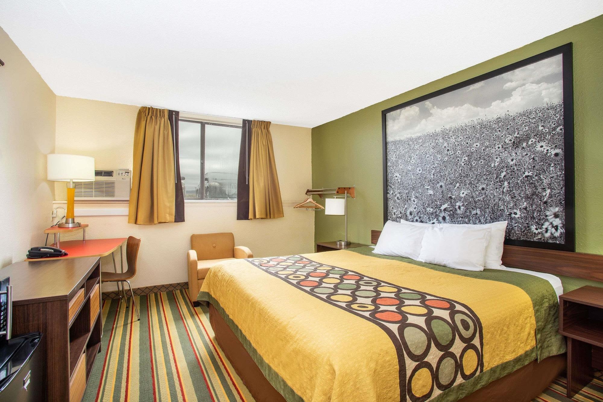 Super 8 By Wyndham Craig Hotel Kültér fotó
